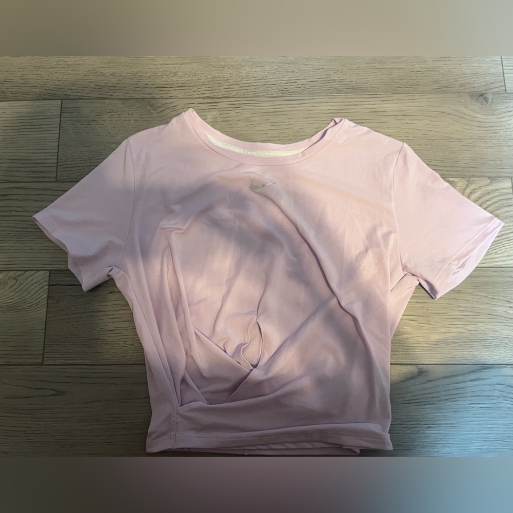 Nike Dri-FIT One Luxe
Women's Twist Cropped Short-Sleeve Top